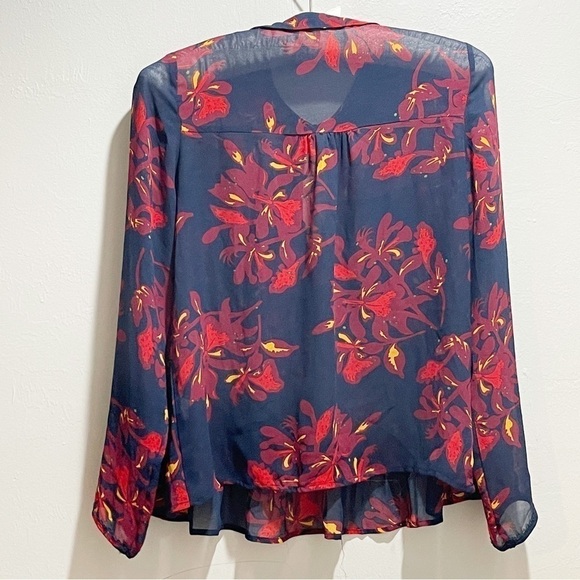 GRACE & MILA Women’s Navy Red Floral Chiffon Pleated Long Sleeve Blouse Size M - Picture 2 of 9